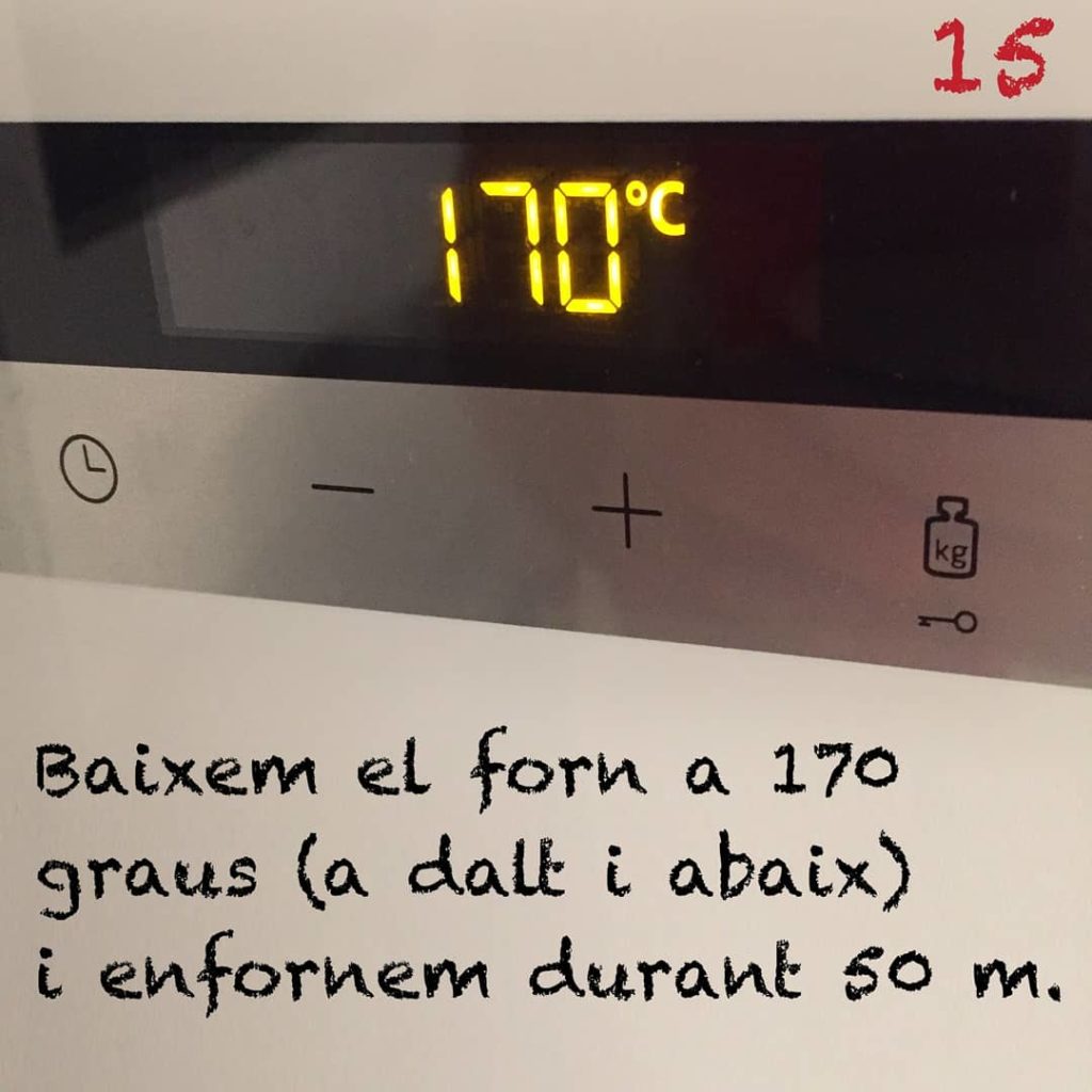 Bajamos la temperatura del horno a 170ºC